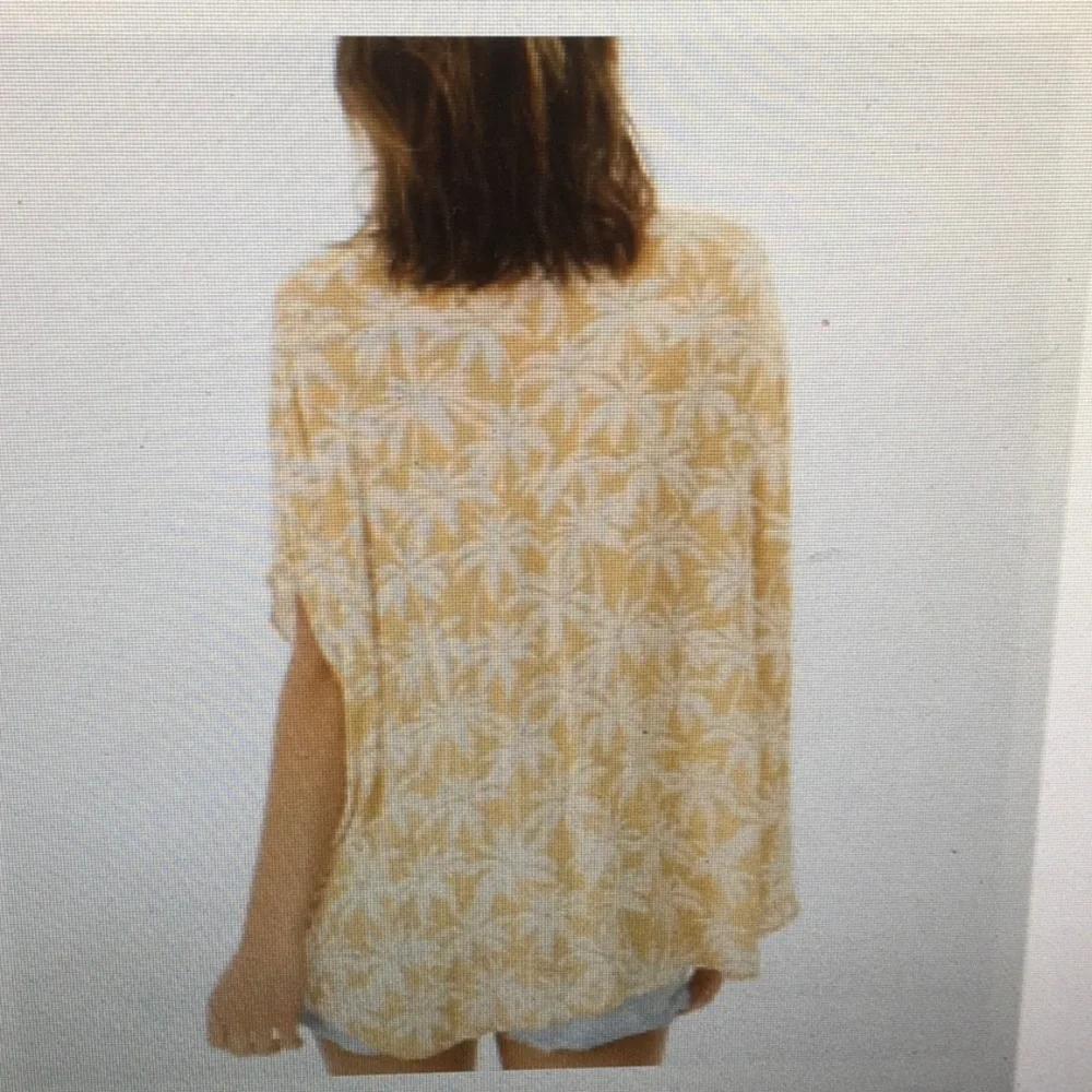 RIP CURL/PEACHY-PINK FLORAL GUAZE BEACH COVERUP OR SHIRT